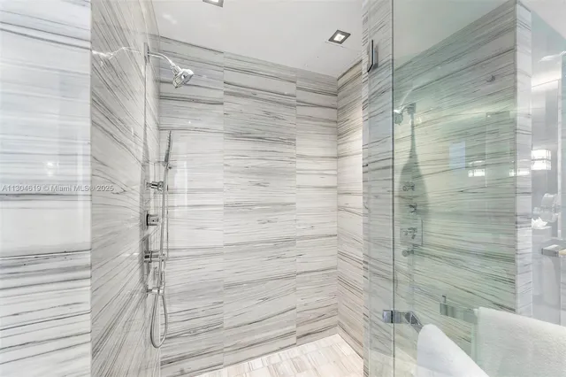 $20,000 | 2201 Collins Avenue, Unit 1926/PH, Miami Beach, FL 33139