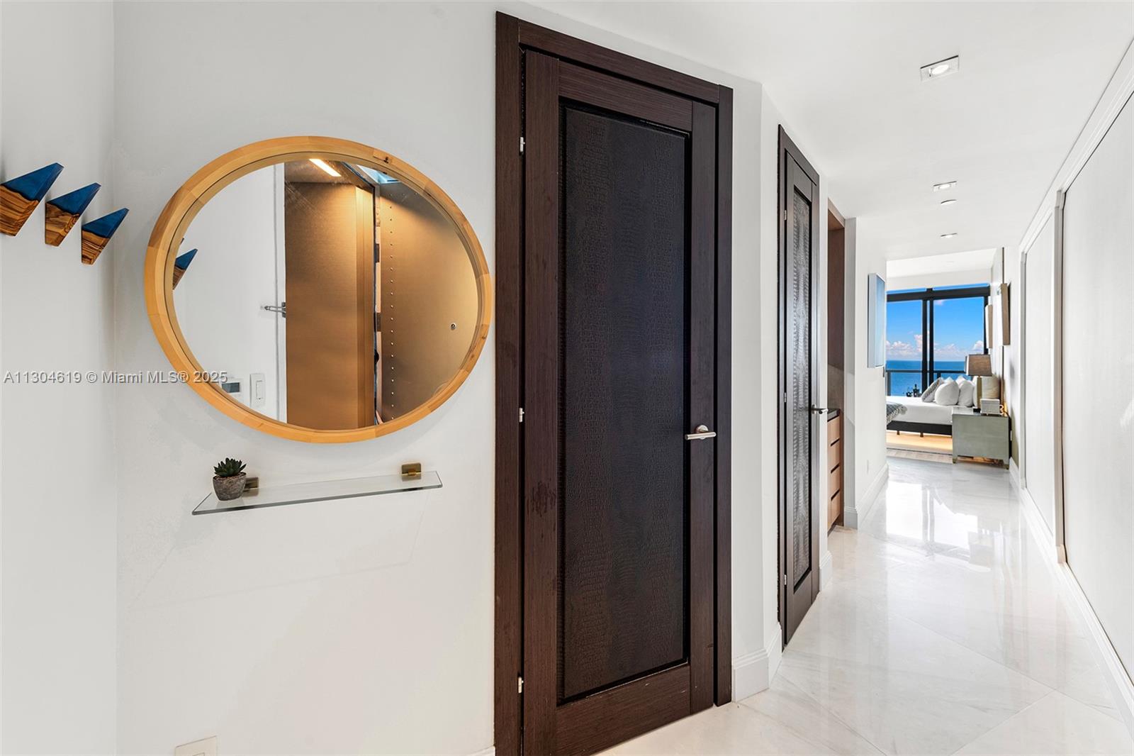 2201 Collins Avenue, Unit 1926/PH Miami Beach, FL 33139 - Photo 6 of 47 a view of living room washer and dryer