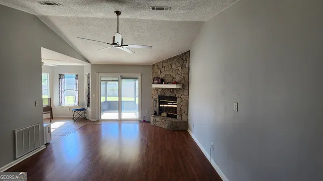 $1,800 | 113 Almond Circle, Kingsland, GA 31548