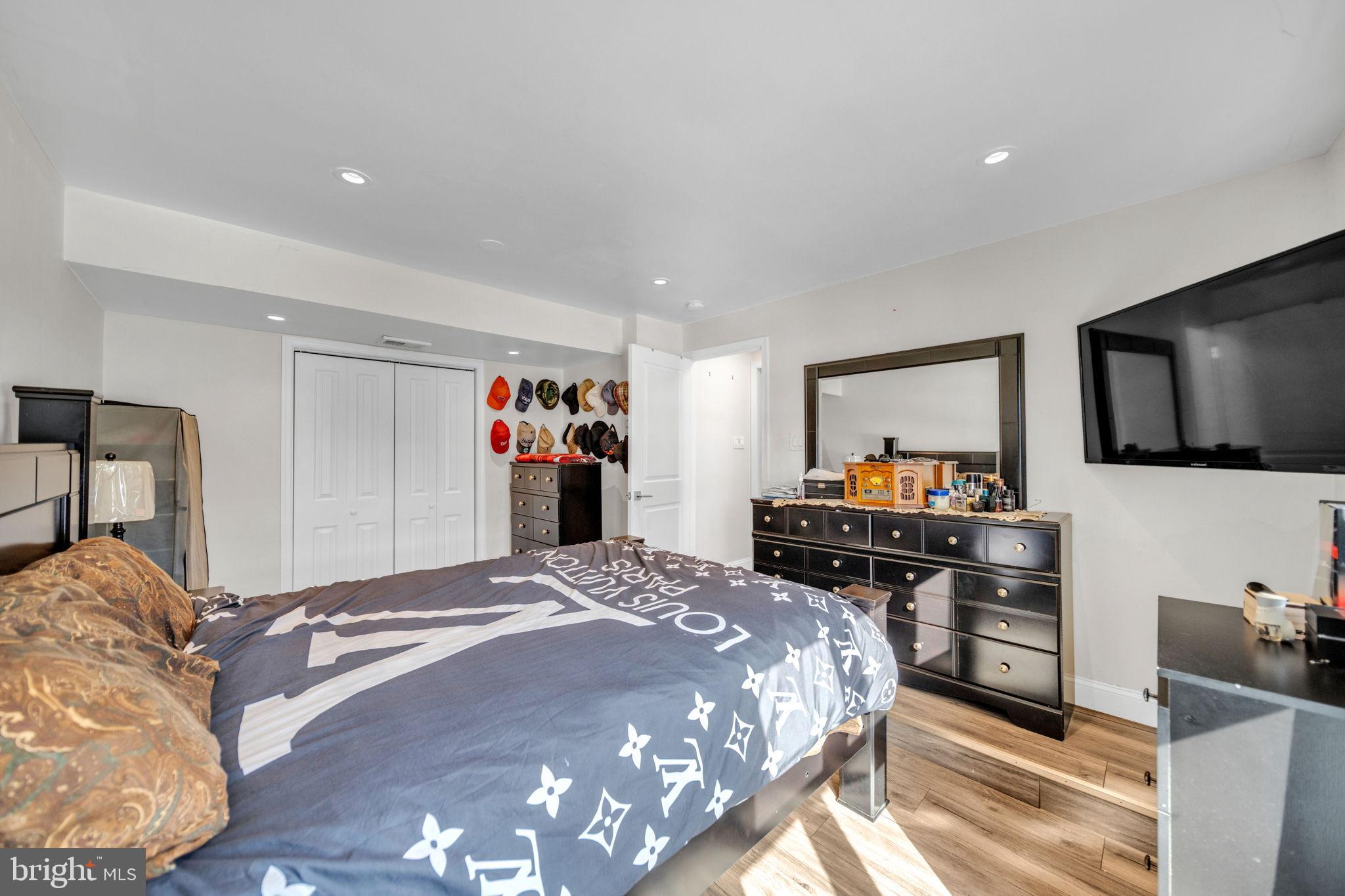 6206 Clinton Way Clinton, MD 20735 - Photo 17 of 31 Third bedroom.