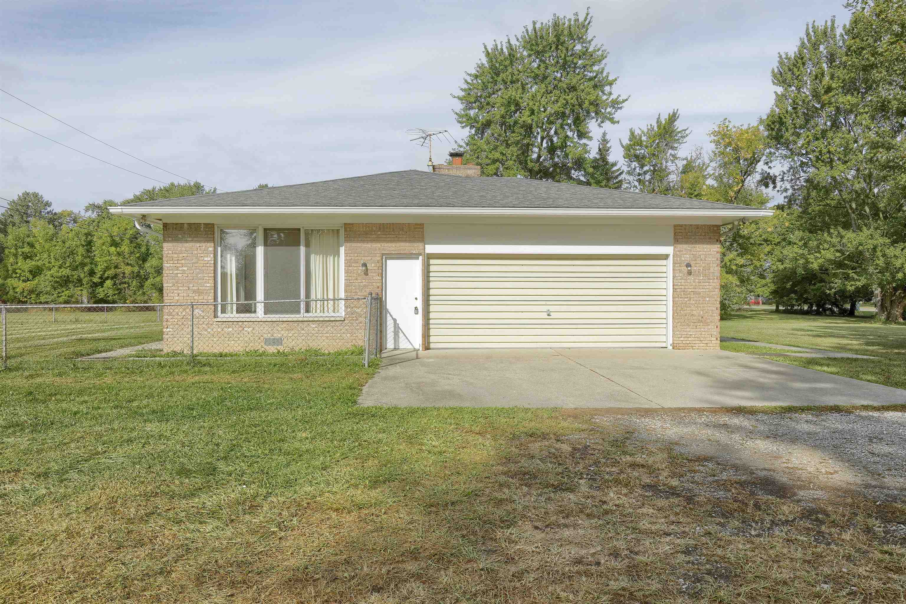2734 East Wattles Road Troy, MI 48083 - Photo 35 of 44