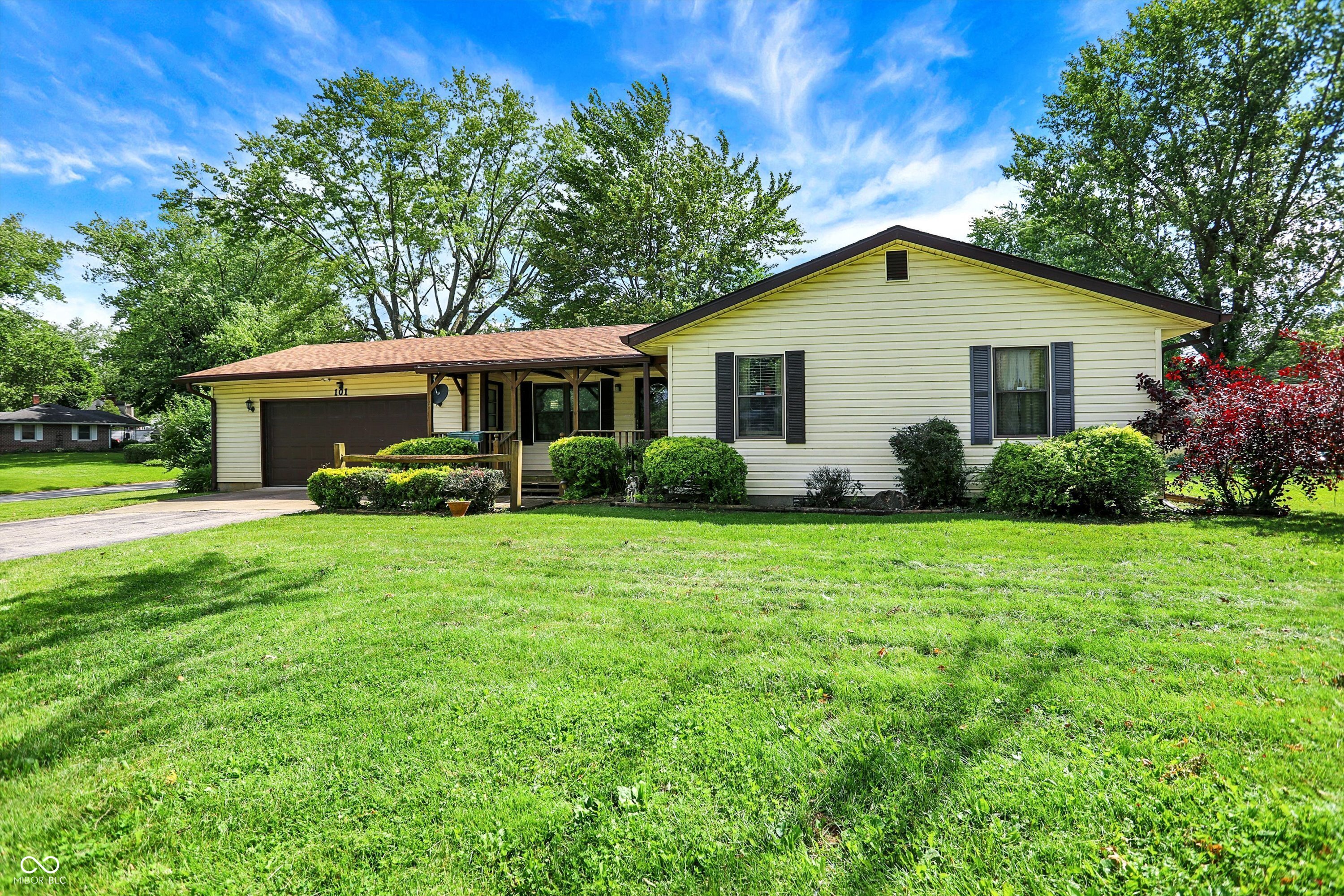 101 Heiny Road Indianapolis, IN 46217 - Photo 3 of 47