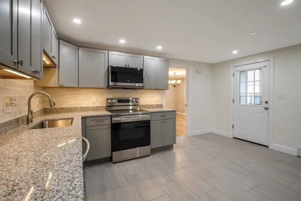 $2,600 | 32 Pearl Street, Unit 2, Leominster, MA 01453