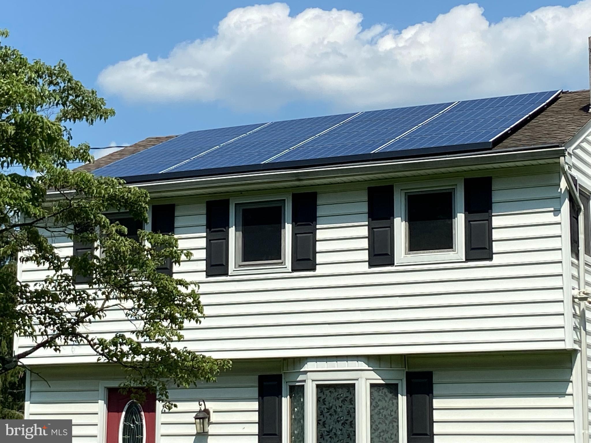 970 Eagle Road Newtown, PA 18940 - Photo 5 of 30 Solar Panels