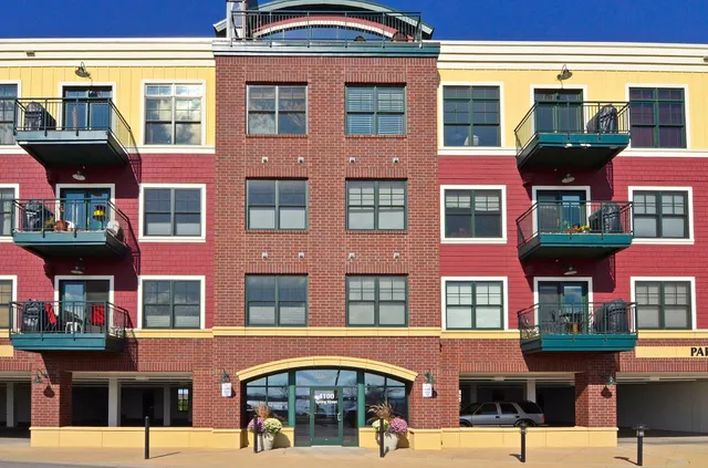 $439,900 | 4100 Spring Street, Unit 214, Spring Park, MN 55384