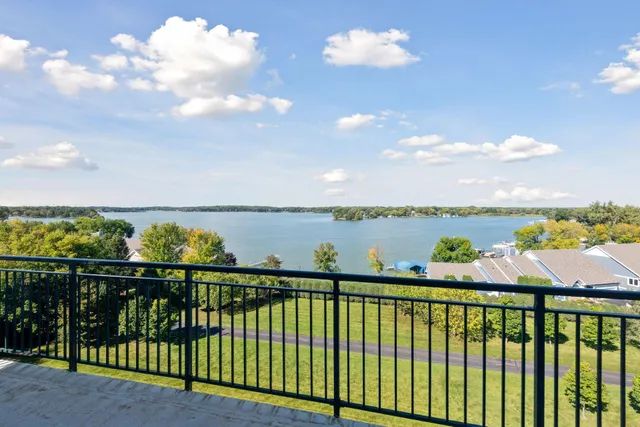 $439,900 | 4100 Spring Street, Unit 214, Spring Park, MN 55384