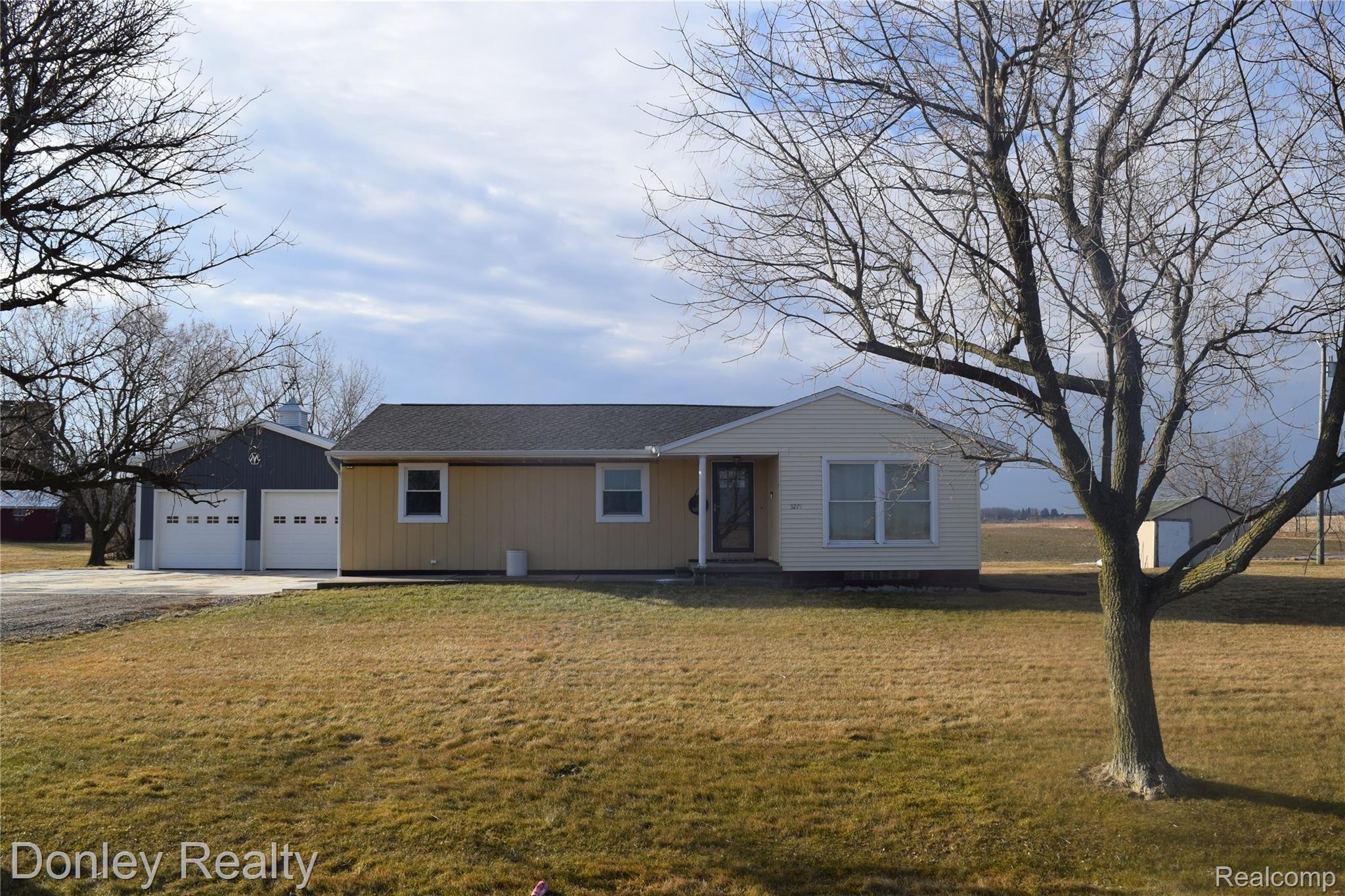 3271 West Marlette Road Marlette, MI 48453 - Photo 2 of 36 DSC_4745.JPG