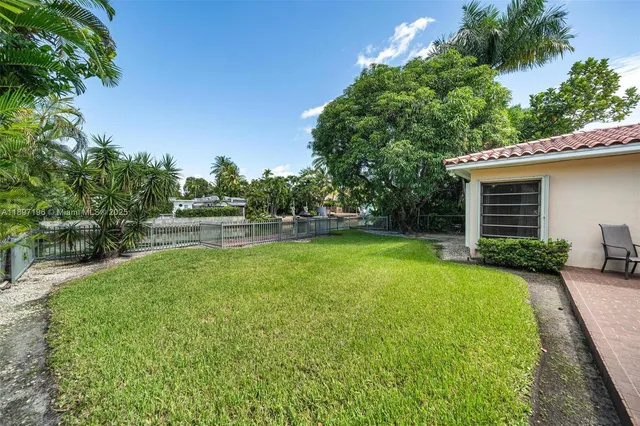 $2,897,500 | 1855 Daytonia Road, Miami Beach, FL 33141