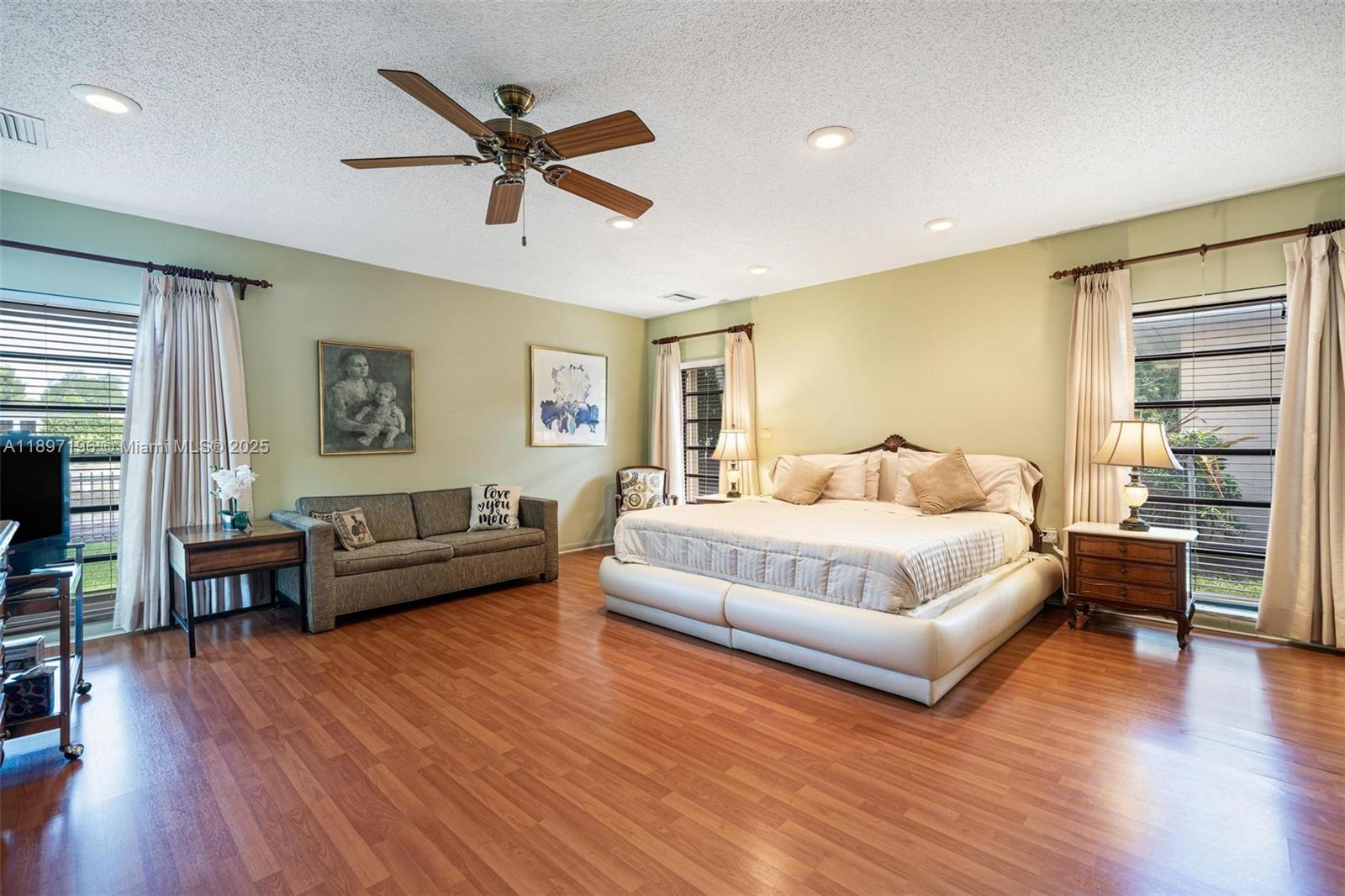 1855 Daytonia Road Miami Beach, FL 33141 - Photo 31 of 45