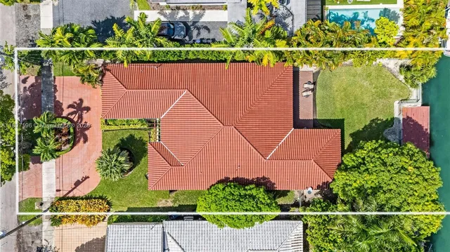 $2,897,500 | 1855 Daytonia Road, Miami Beach, FL 33141