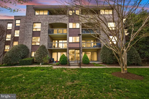 $299,500 | 421 Christopher Avenue, Unit 2, Gaithersburg, MD 20879