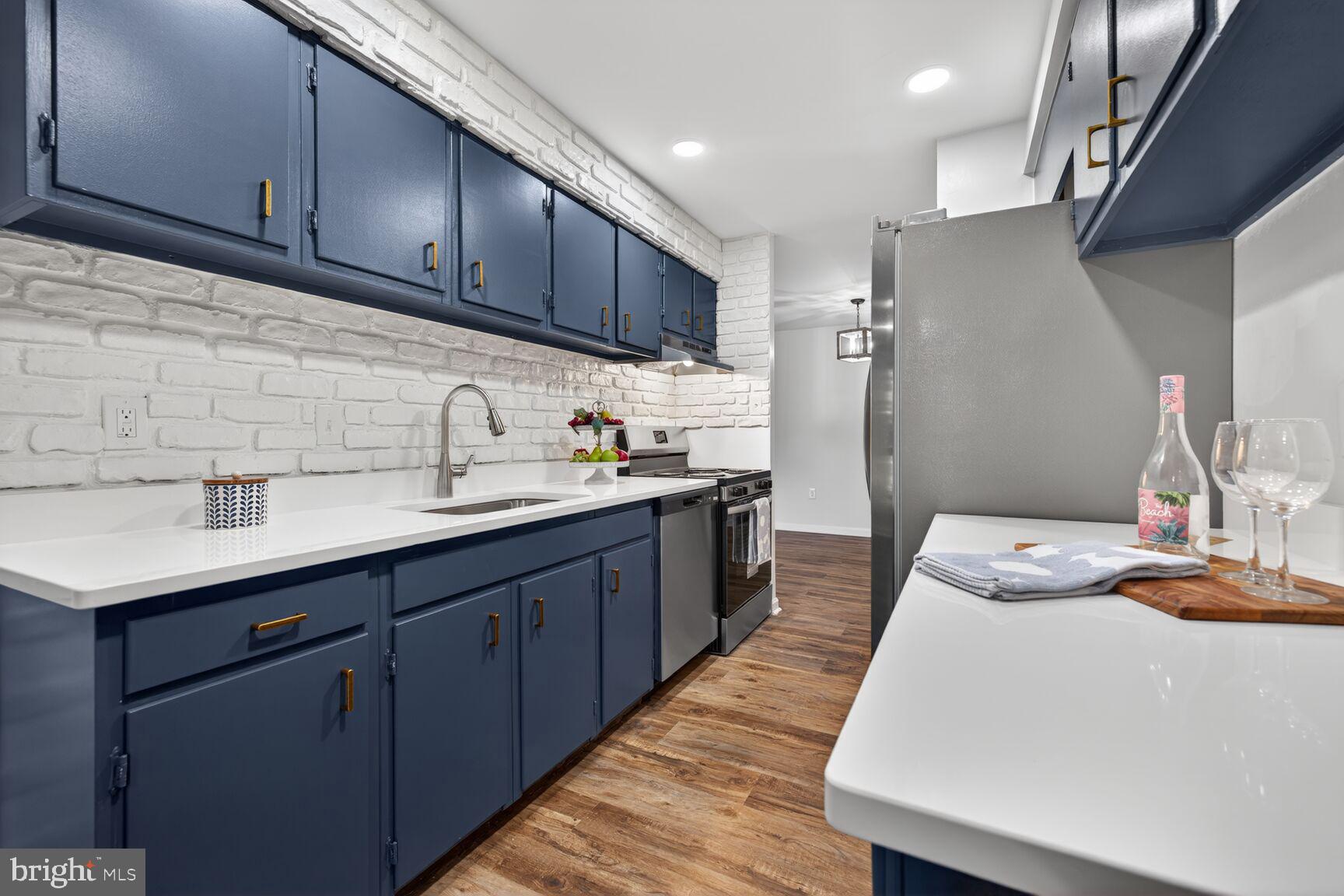 421 Christopher Avenue, Unit 2 Gaithersburg, MD 20879 - Photo 10 of 25 Kitchen