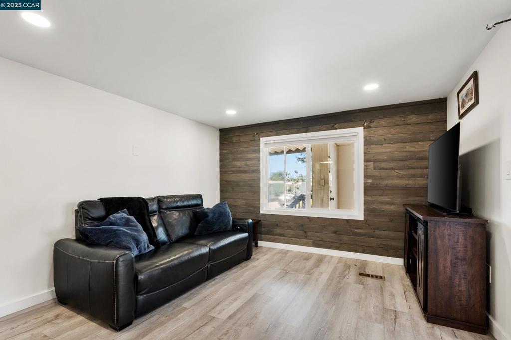 32 Galloway Drive Concord, CA 94518 - Photo 17 of 45