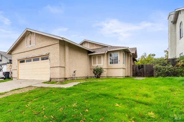 $399,000 | 1120 Camellia Lane, Suisun City, CA 94585