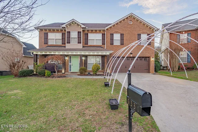 $499,900 | 6331 East McMillan Creek Drive, Knoxville, TN 37924