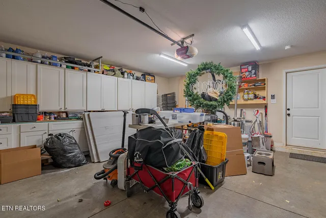 $499,900 | 6331 East McMillan Creek Drive, Knoxville, TN 37924