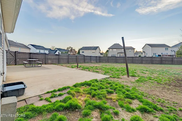 $499,900 | 6331 East McMillan Creek Drive, Knoxville, TN 37924