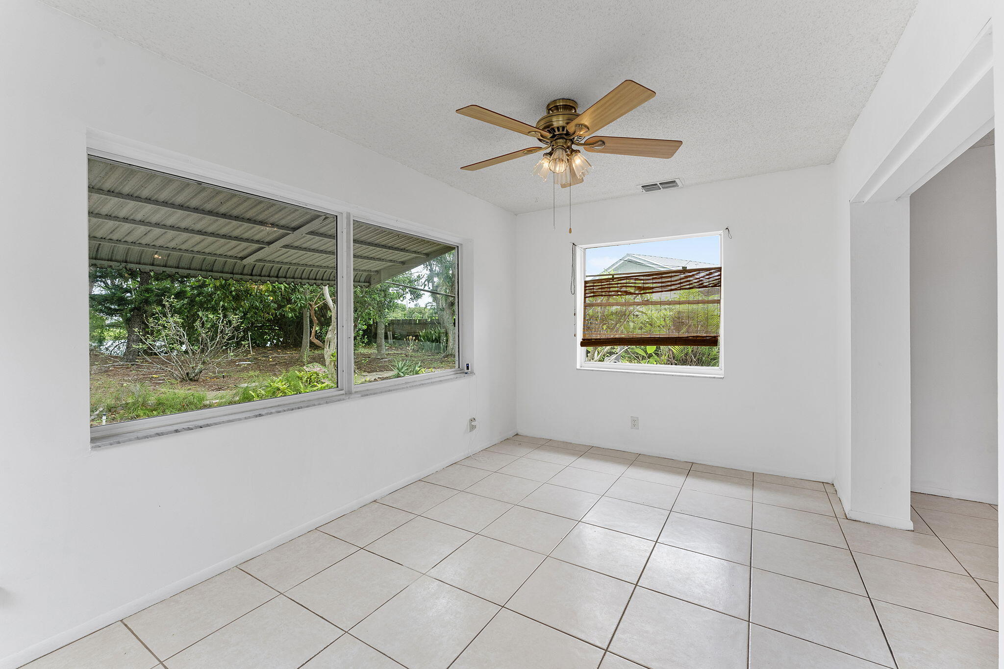19592 Colorado Circle Boca Raton, FL 33434 - Photo 23 of 32 Bedroom Right View