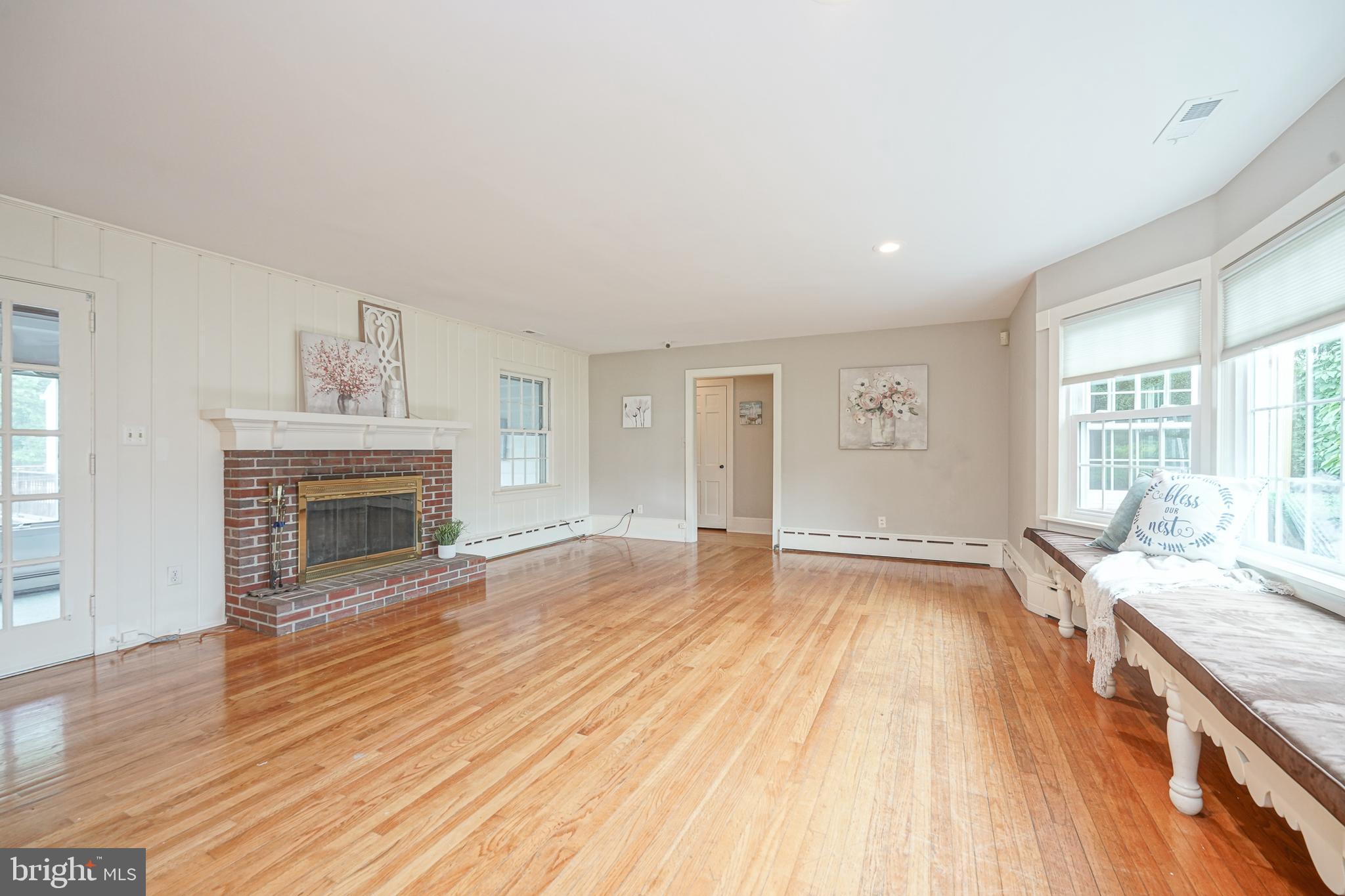 33 Bella Road Lumberton, NJ 08048 - Photo 5 of 65 Cozy Living Room with fireplace and window seat