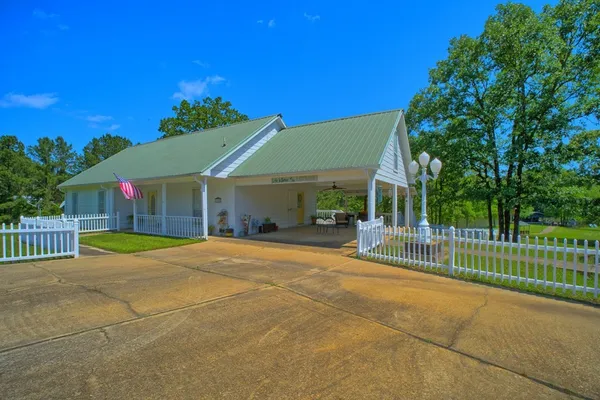 $632,500 | 123 Jarrod Drive, Newton, TX 75966