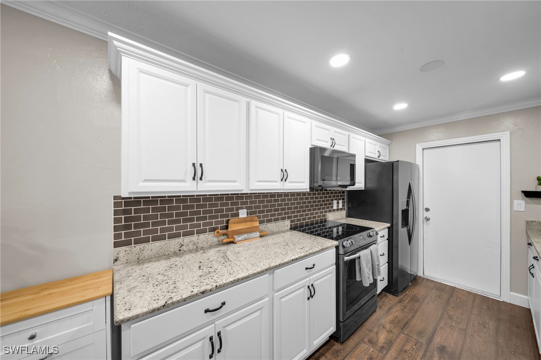 18596 Bradenton Road Fort Myers, FL 33967 - Photo 10 of 31 Gallery Image 10
