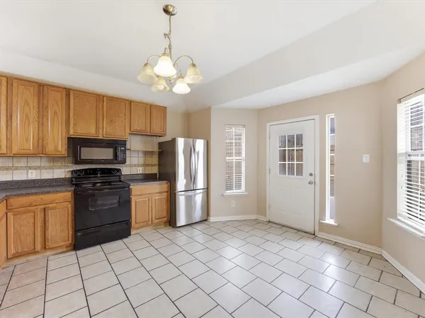 $2,450 | 464 Bass Road, Rockwall, TX 75032