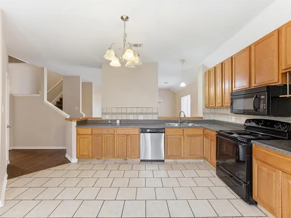 $2,450 | 464 Bass Road, Rockwall, TX 75032