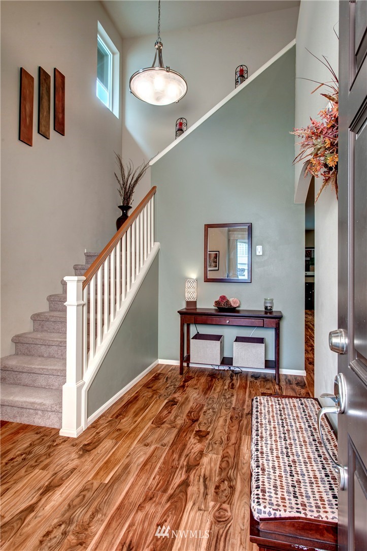 604 194th Place Southeast Bothell, WA 98012 - Photo 2 of 25 Gallery Image 2