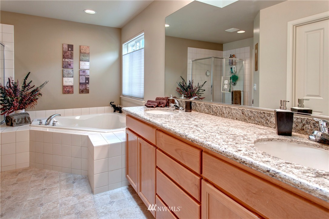 604 194th Place Southeast Bothell, WA 98012 - Photo 18 of 25 Gallery Image 18