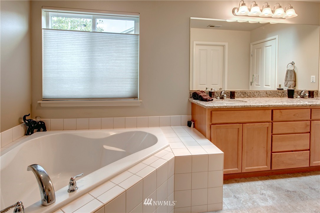 604 194th Place Southeast Bothell, WA 98012 - Photo 19 of 25 Gallery Image 19