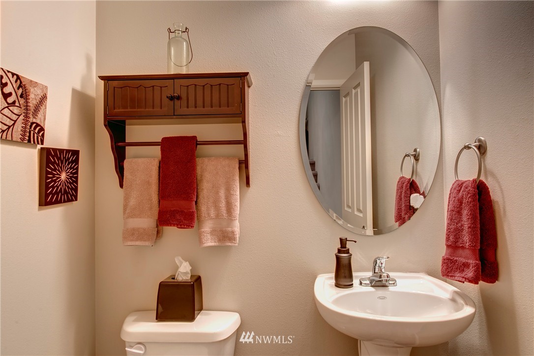 604 194th Place Southeast Bothell, WA 98012 - Photo 3 of 25 Gallery Image 3
