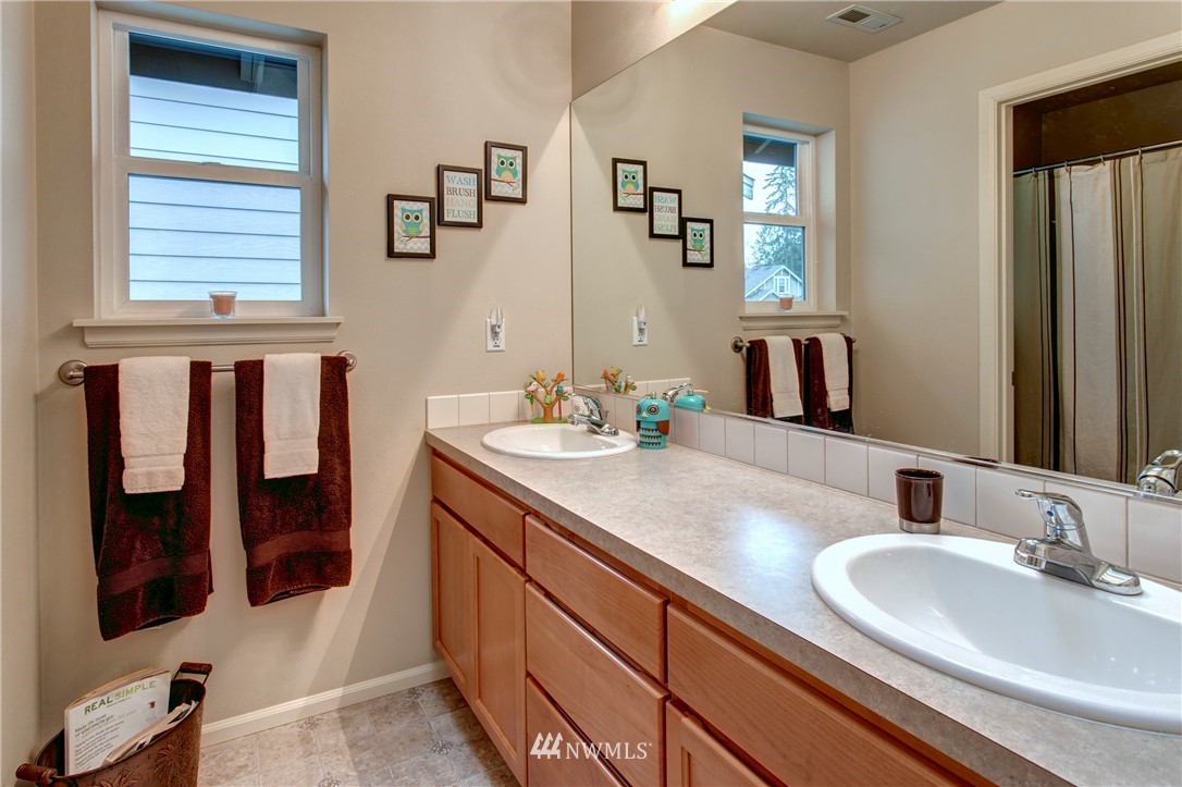 604 194th Place Southeast Bothell, WA 98012 - Photo 21 of 25 Gallery Image 21