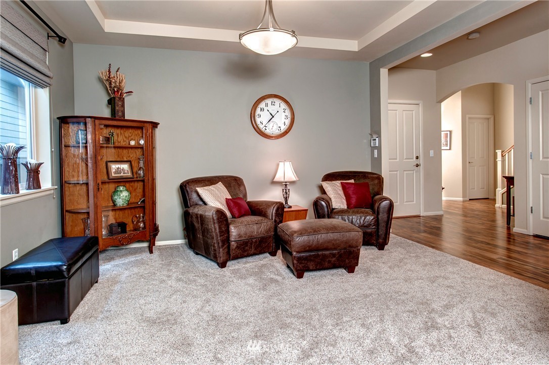 604 194th Place Southeast Bothell, WA 98012 - Photo 4 of 25 Gallery Image 4