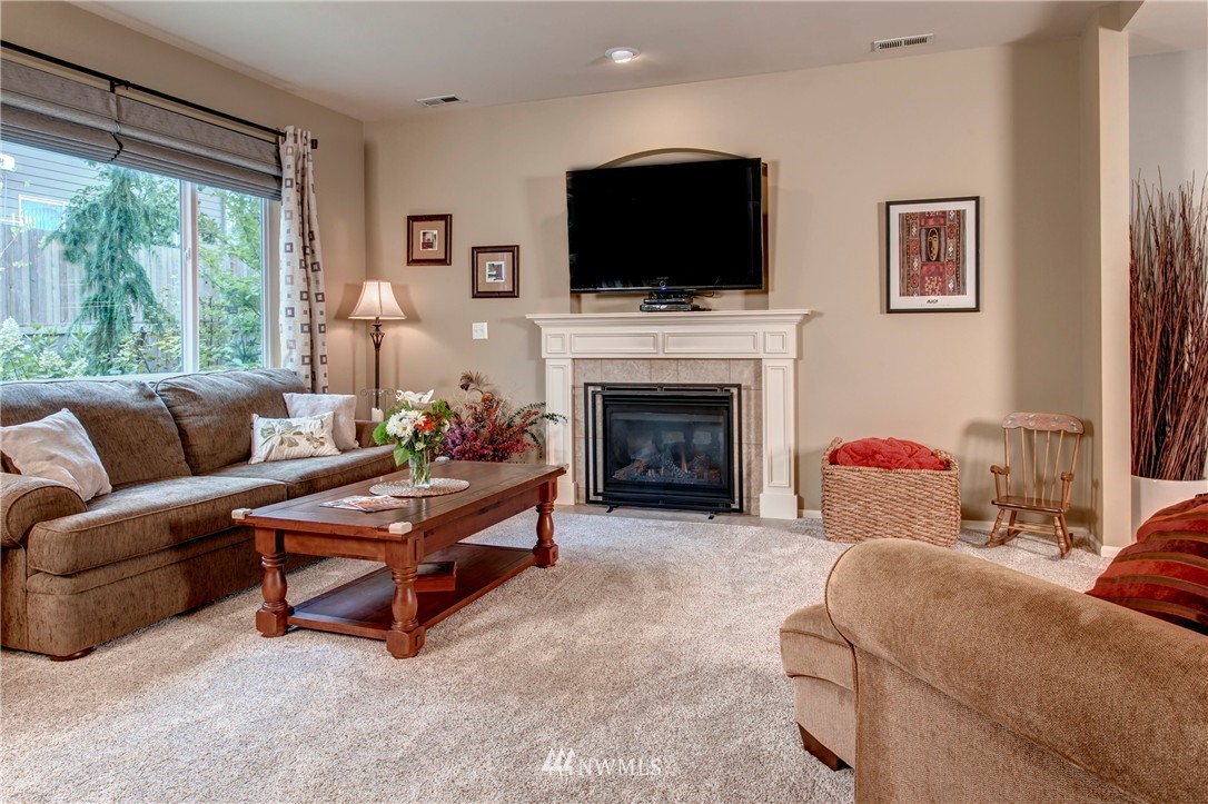 604 194th Place Southeast Bothell, WA 98012 - Photo 8 of 25 Gallery Image 8