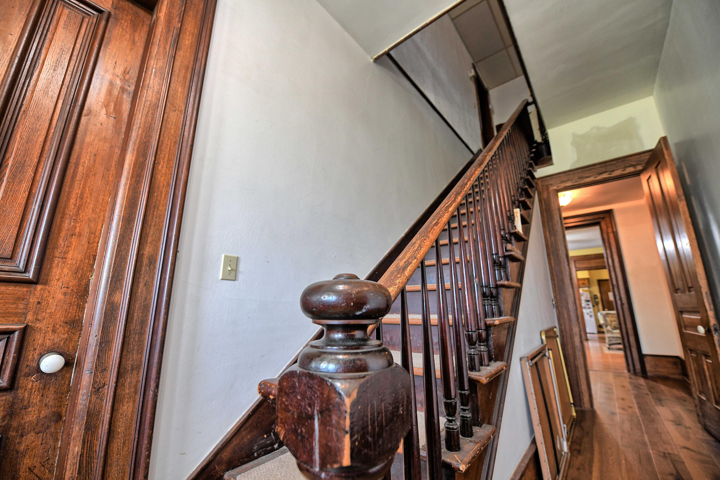 10099 Cutler Road Portland, MI 48875 - Photo 16 of 65 Stairway