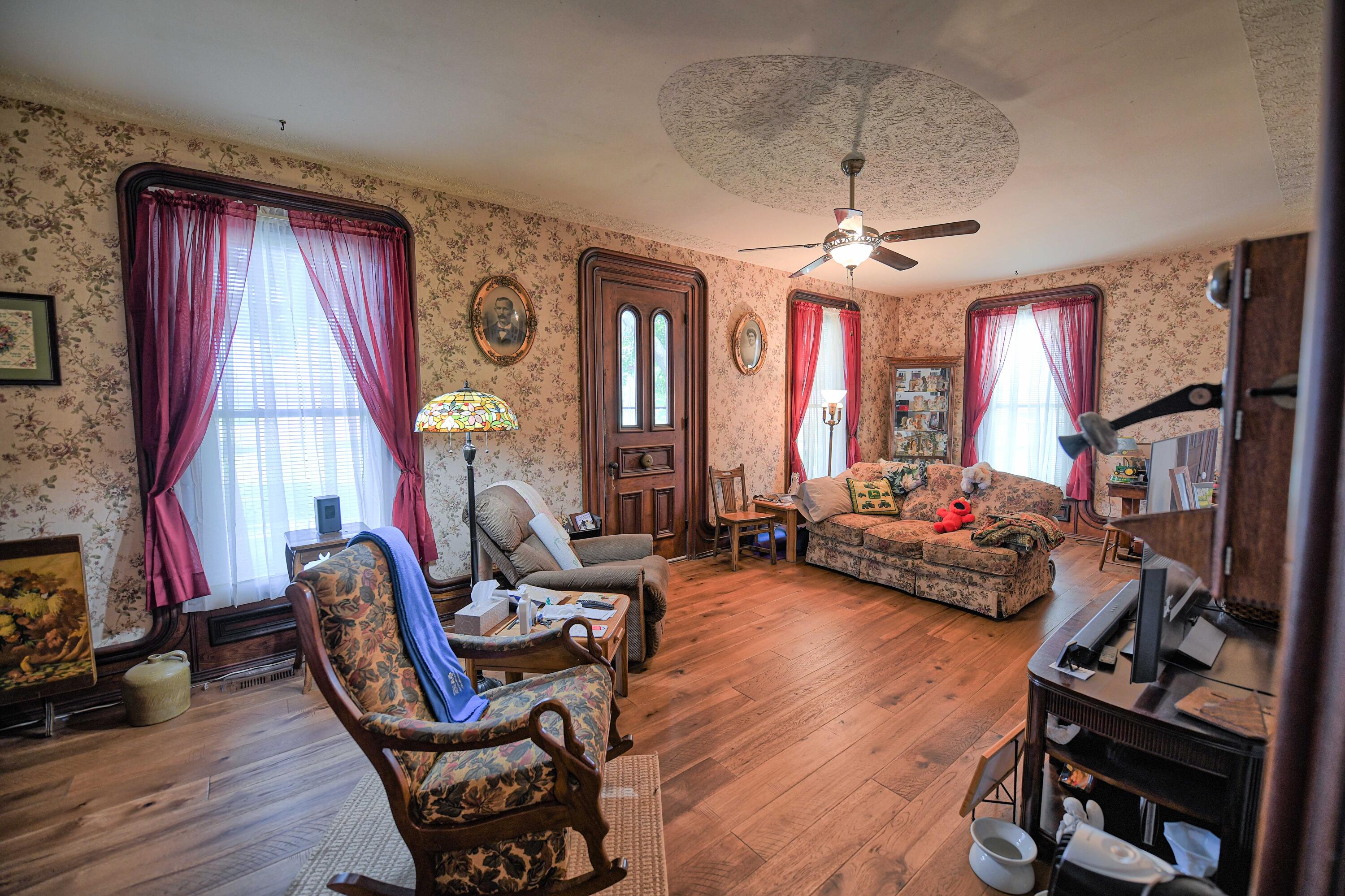 10099 Cutler Road Portland, MI 48875 - Photo 5 of 65 Living Room