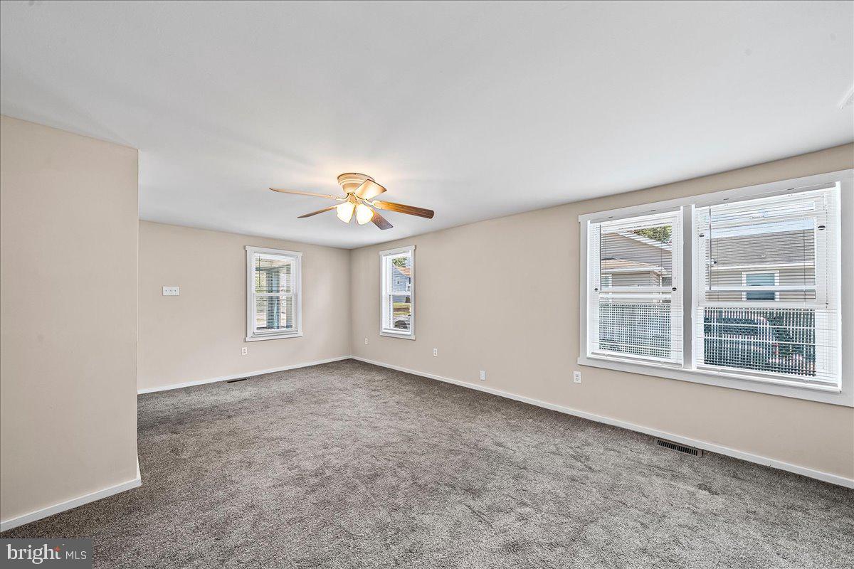 1242 Chestnut Street Marcus Hook, PA 19061 - Photo 8 of 32