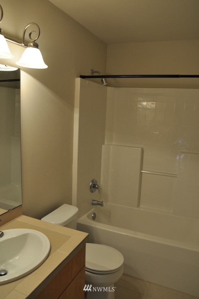 99 Cougar Ridge Road Northwest, Unit 1601 Issaquah, WA 98027 - Photo 14 of 17