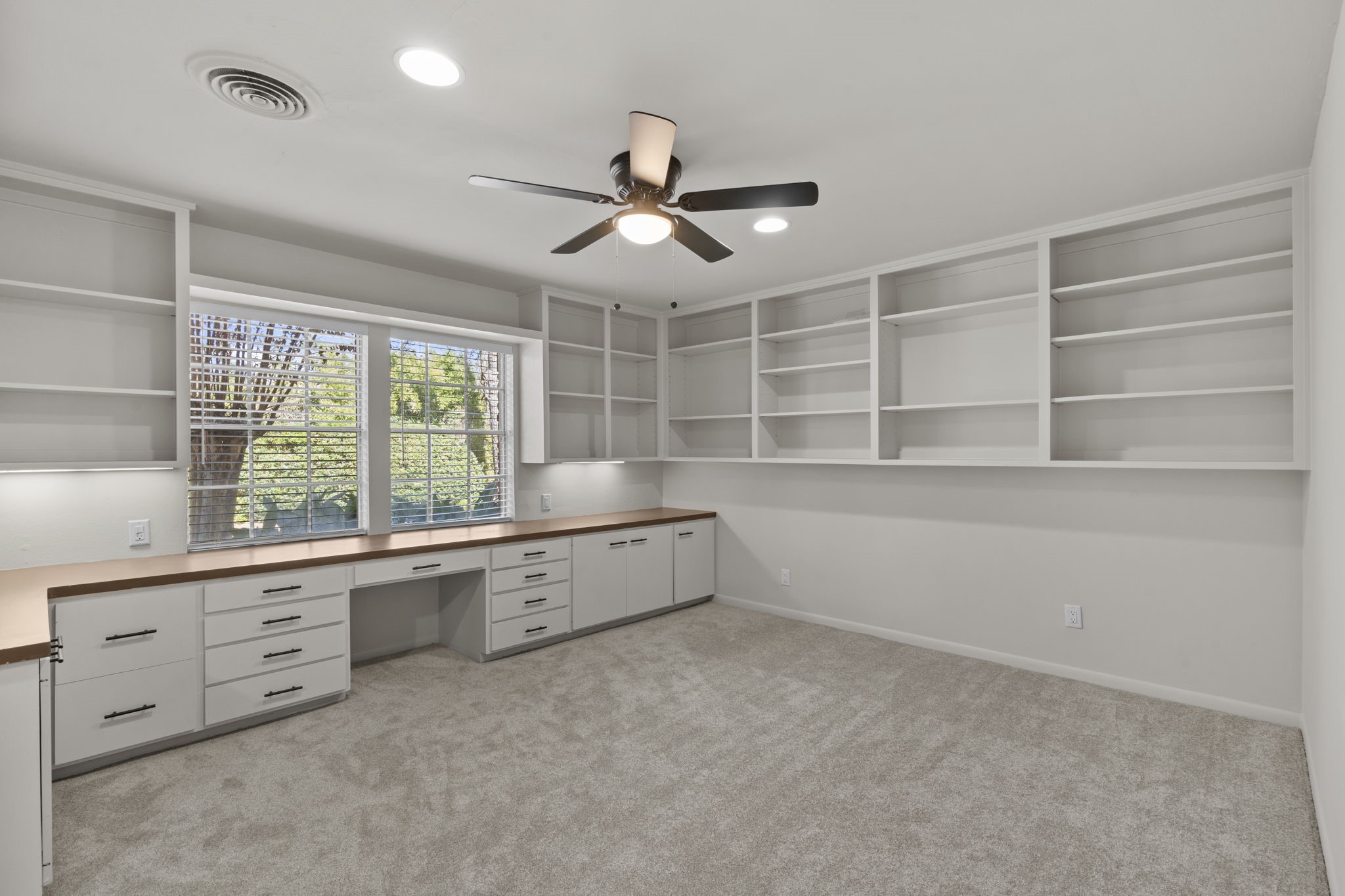 365 Piney Point Road Houston, TX 77024 - Photo 16 of 37