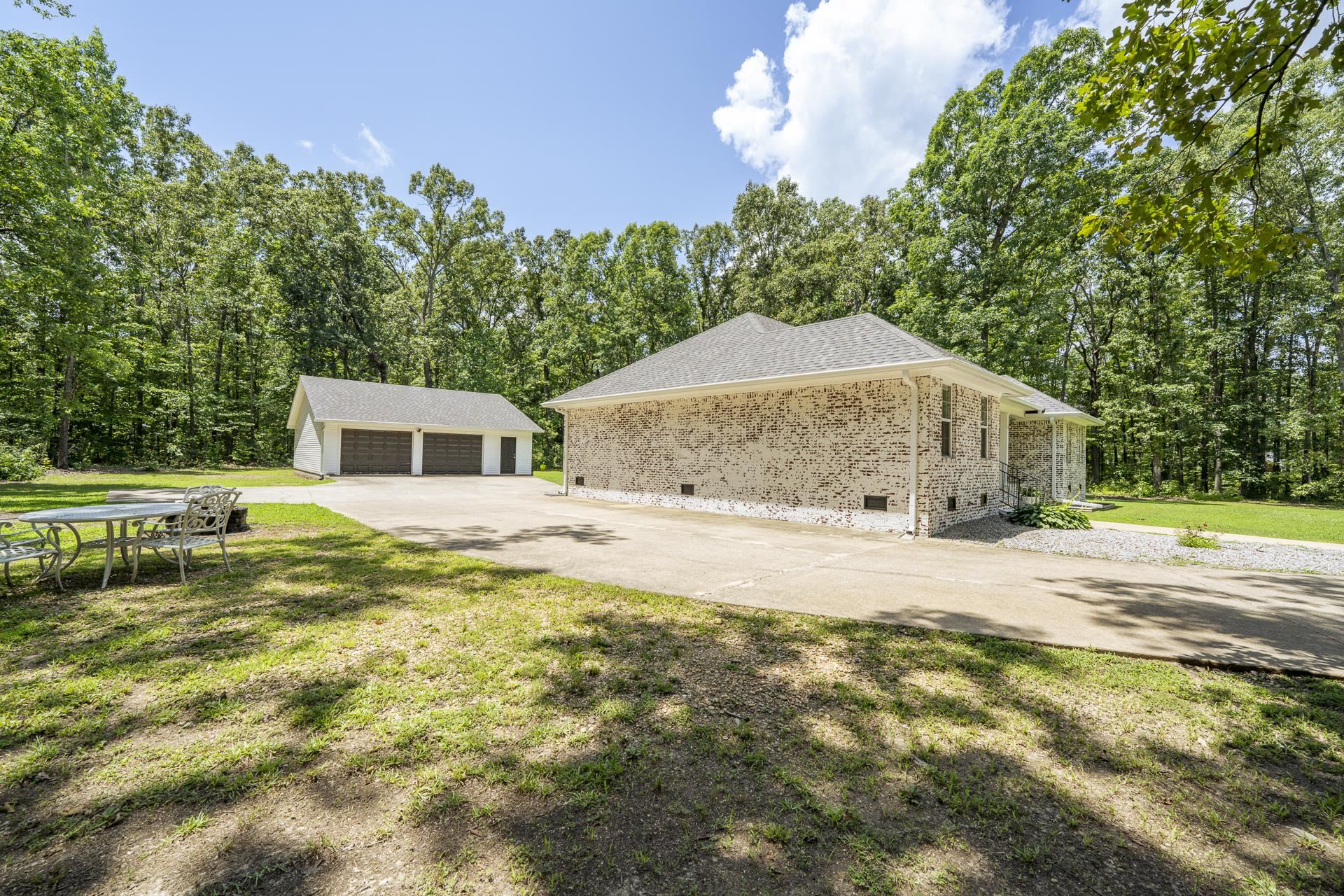 330 Robin Hood Loop Savannah, TN 38372 - Photo 35 of 36