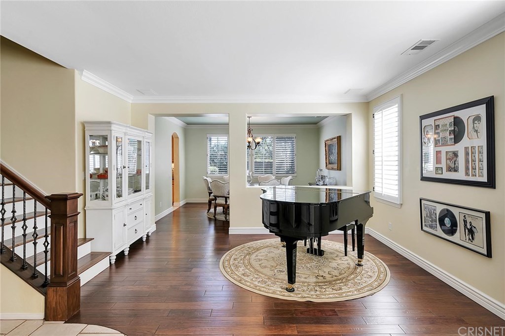 26575 Shakespeare Lane Stevenson Ranch, CA 91381 - Photo 3 of 32 Gallery Image 3