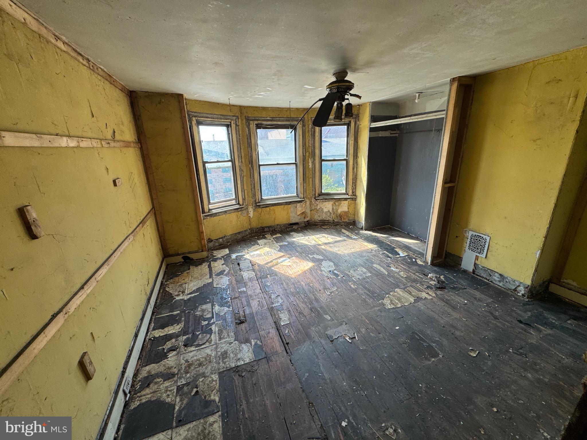 Sunlit space with potential charm.