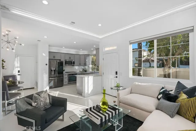 $975,000 | 199 Las Flores, Aliso Viejo, CA 92656