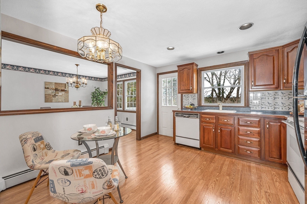 24 Benton Circle Reading, MA 01867 - Photo 5 of 41