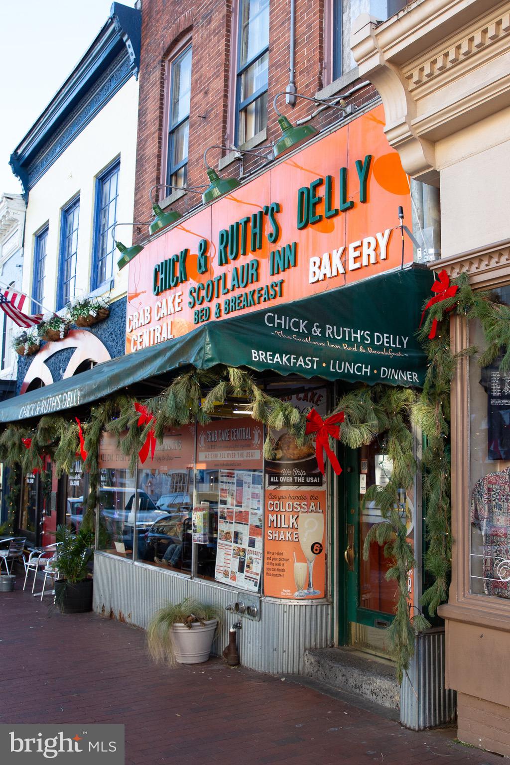 986 Breakwater Drive Annapolis, MD 21403 - Photo 30 of 31 a view of street with shops