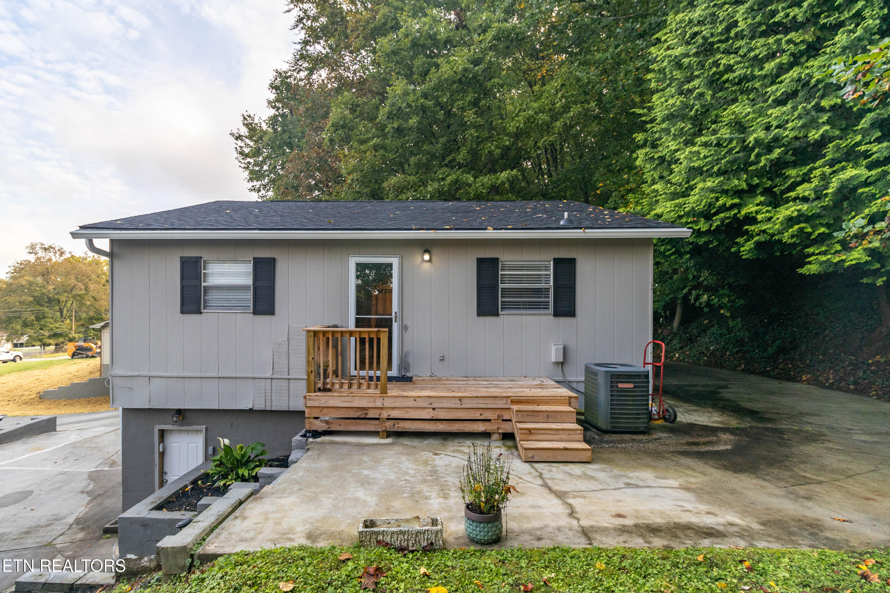 5524 Carter Road Knoxville, TN 37918 - Photo 42 of 57 1U6A5410