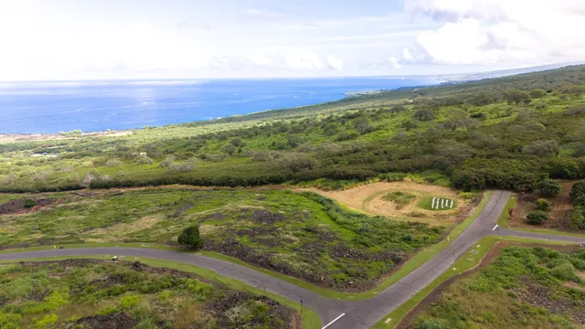 a view of an outdoor space