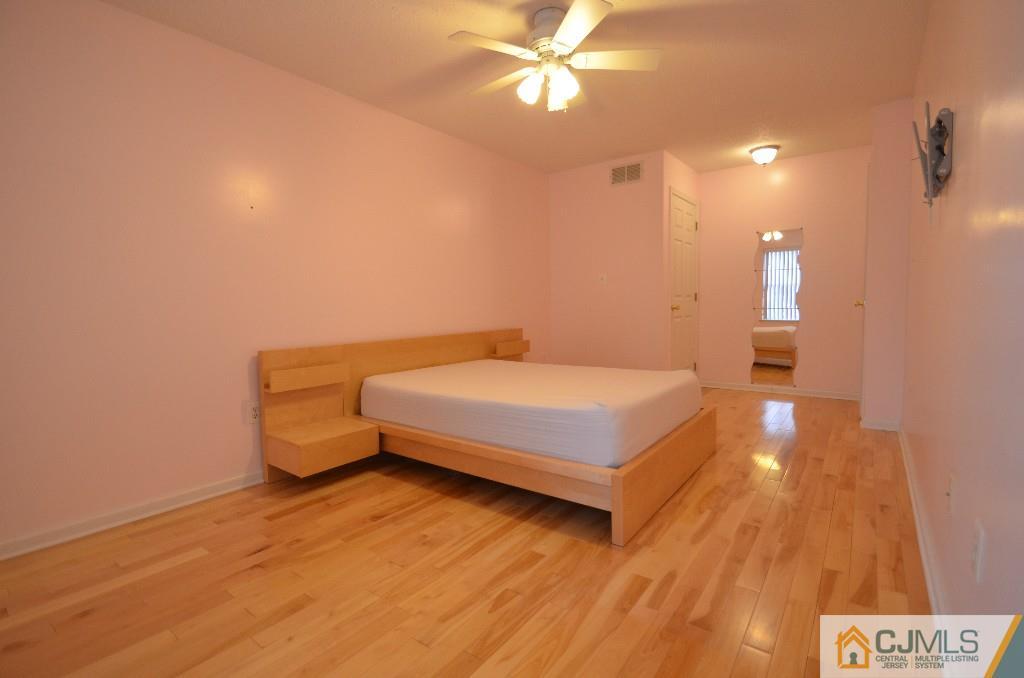 65 Inverness Drive Edison, NJ 08820 - Photo 6 of 12 Gallery Image 6