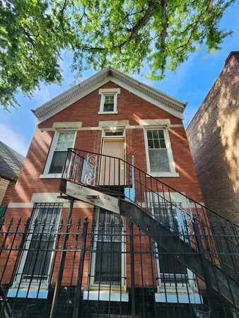 $1,950 | 2646 West Cullerton Street, Unit 2, Chicago, IL 60608