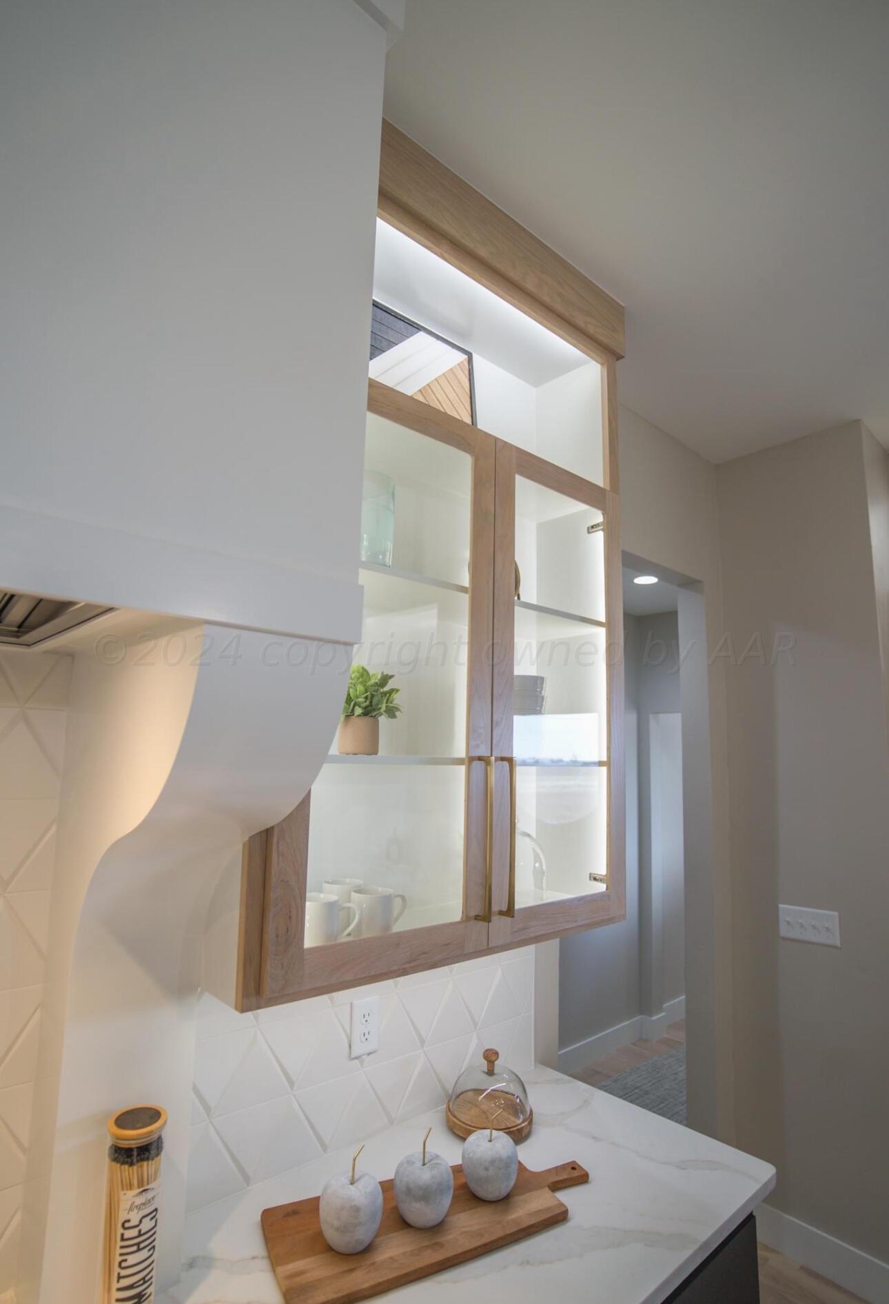 19181 Buck Springs Road Amarillo, TX 79119 - Photo 35 of 86 a living room with furniture and window